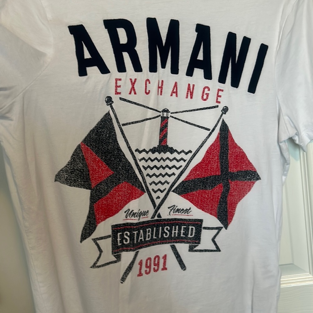 Short sleeve tee perfect condition (ARMANI patch letters)